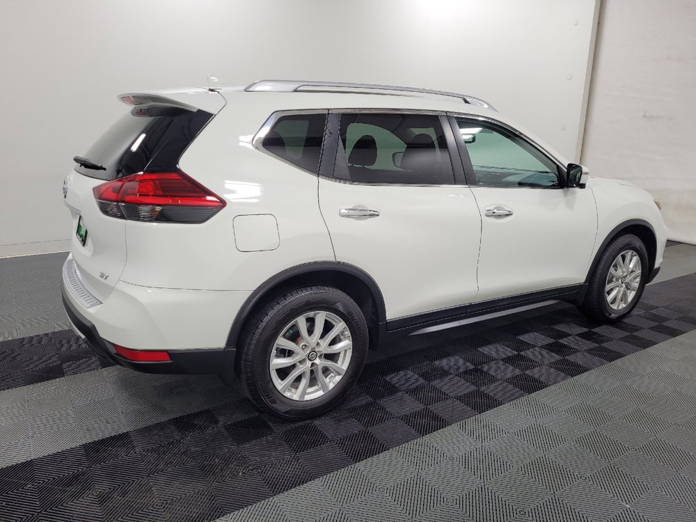 Used 2017 Nissan Rogue SV w/ SV Premium Package FWD image 10