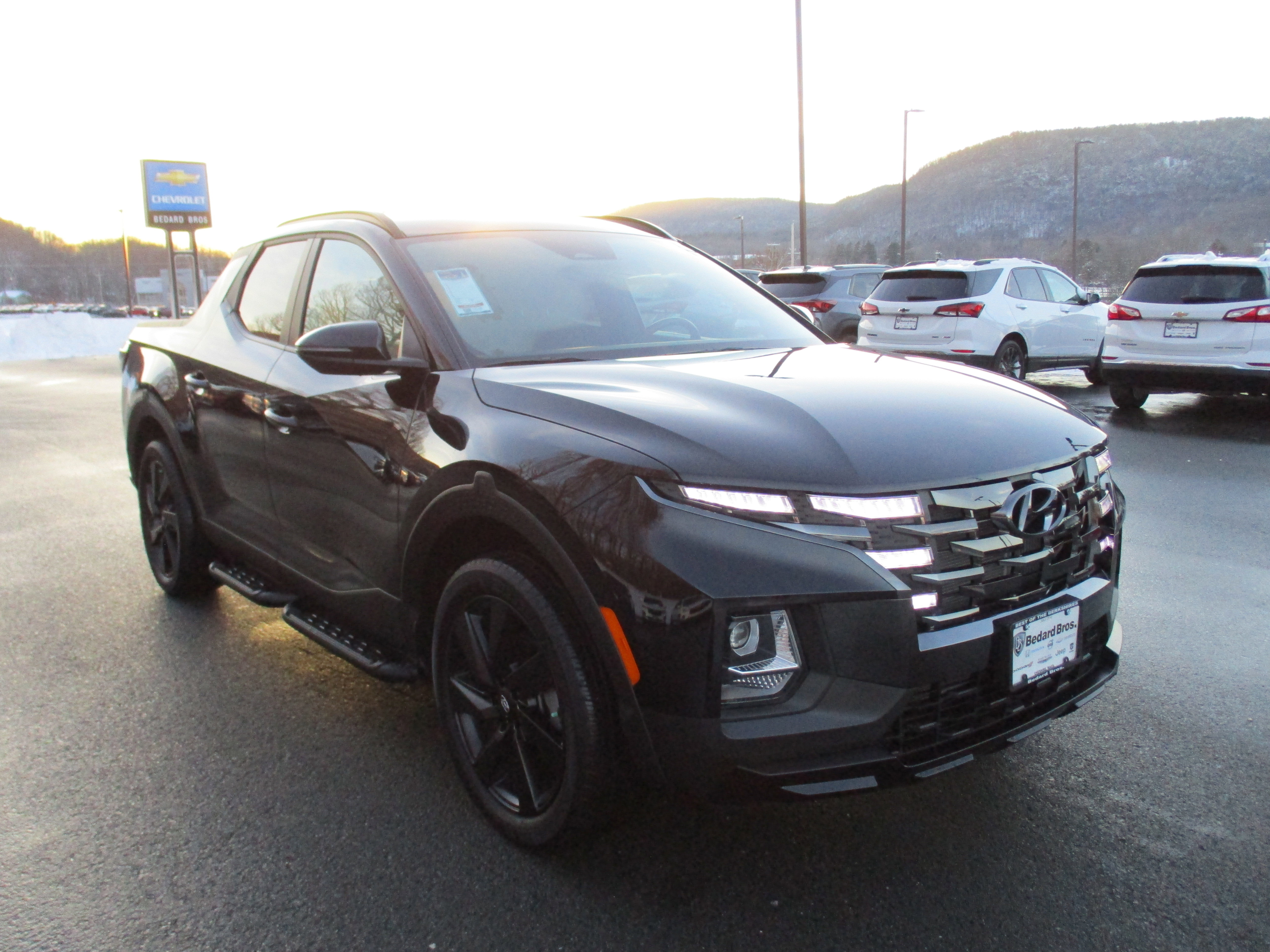 Used 2023 Hyundai Santa Cruz Night image 3