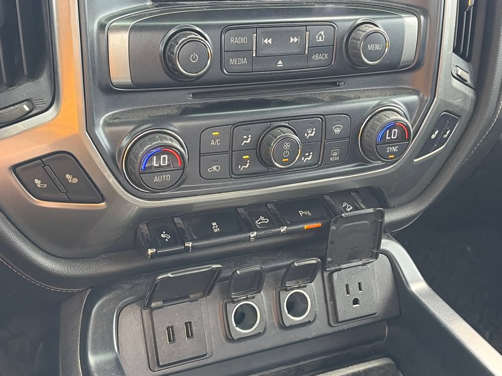 Used 2018 Chevrolet Silverado 1500 LTZ Z71 w/ LTZ Plus Package AWD/4WD image 22