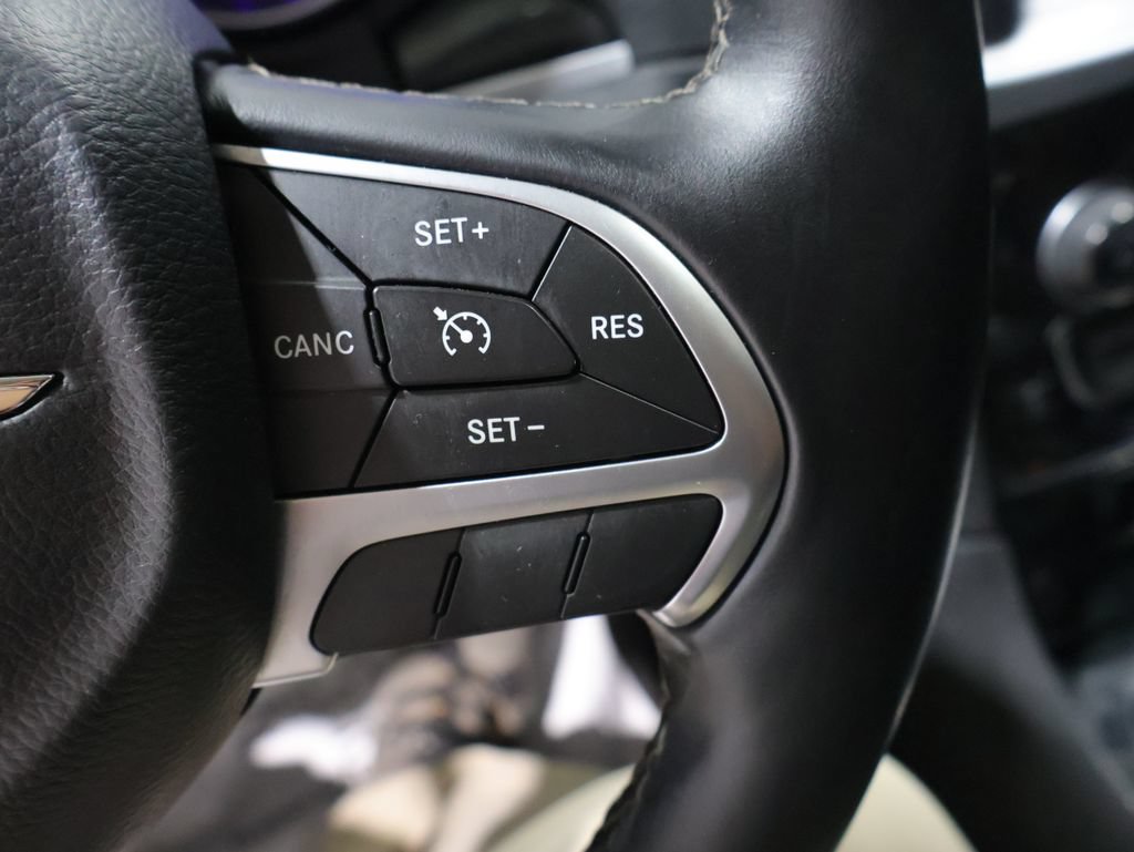 Used 2016 Chrysler 300 C AWD/4WD image 35