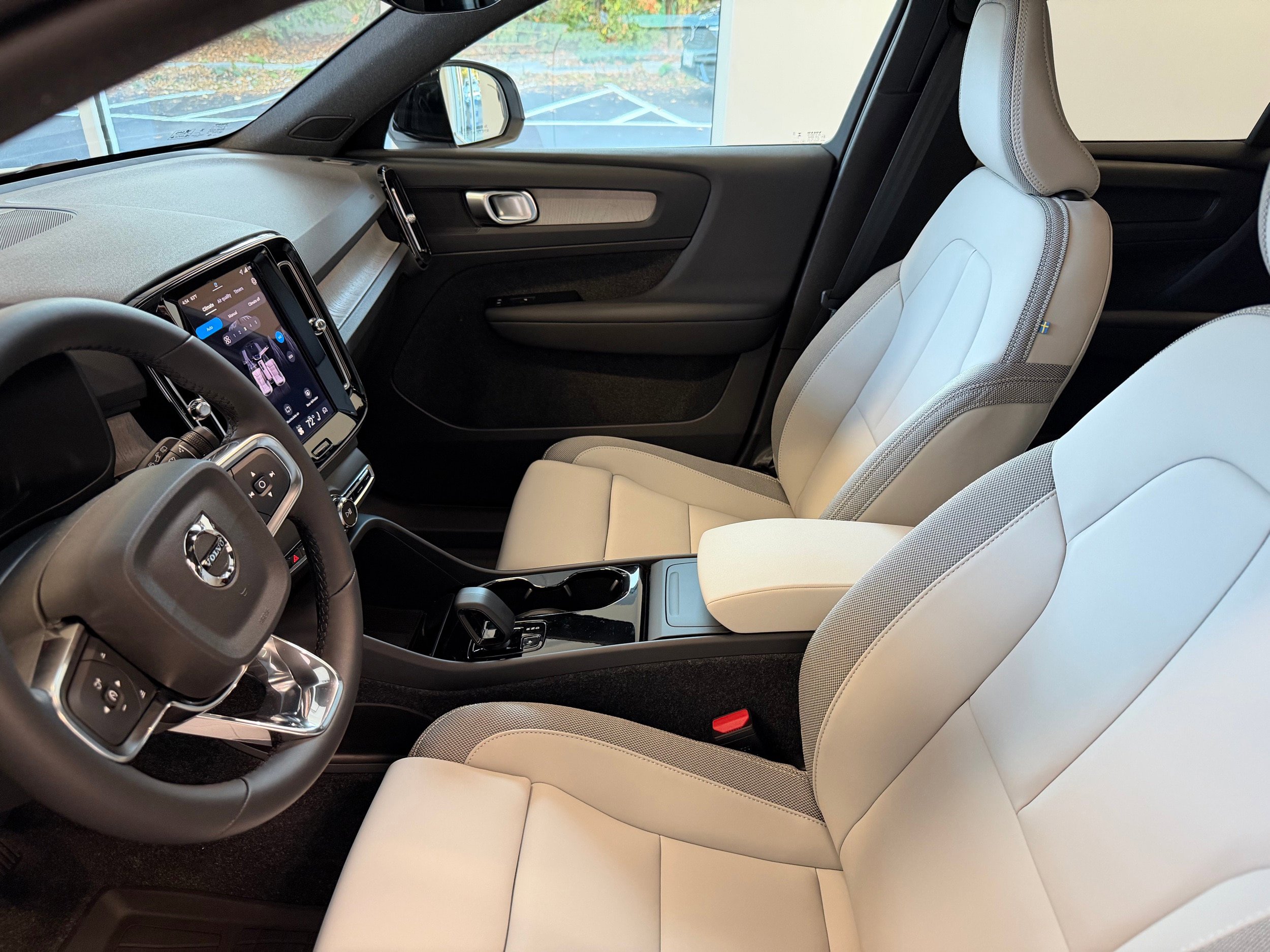 New 2026 Volvo EX40 Plus w/ Climate Package RWD image 12