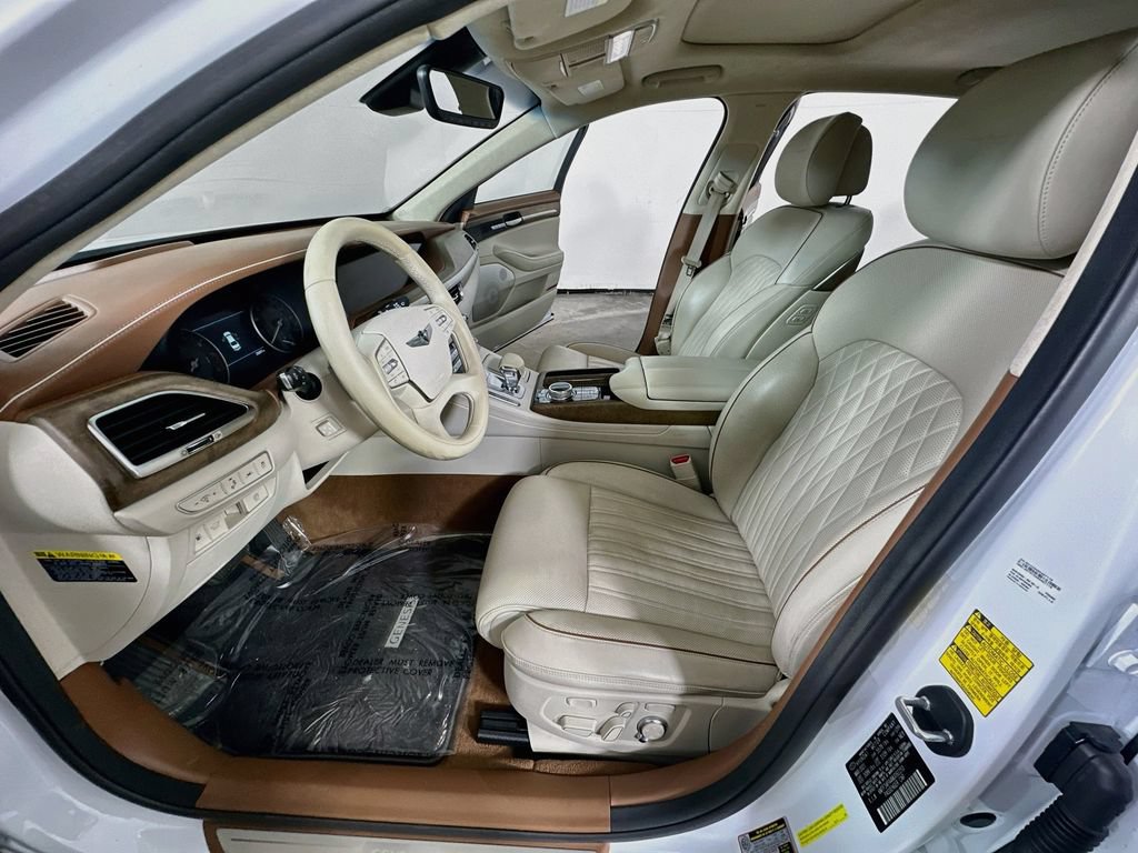 Used 2021 Genesis G90 3.3T Premium RWD image 15