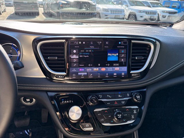 Used 2023 Chrysler Pacifica Limited w/ S Appearance Package FWD image 22