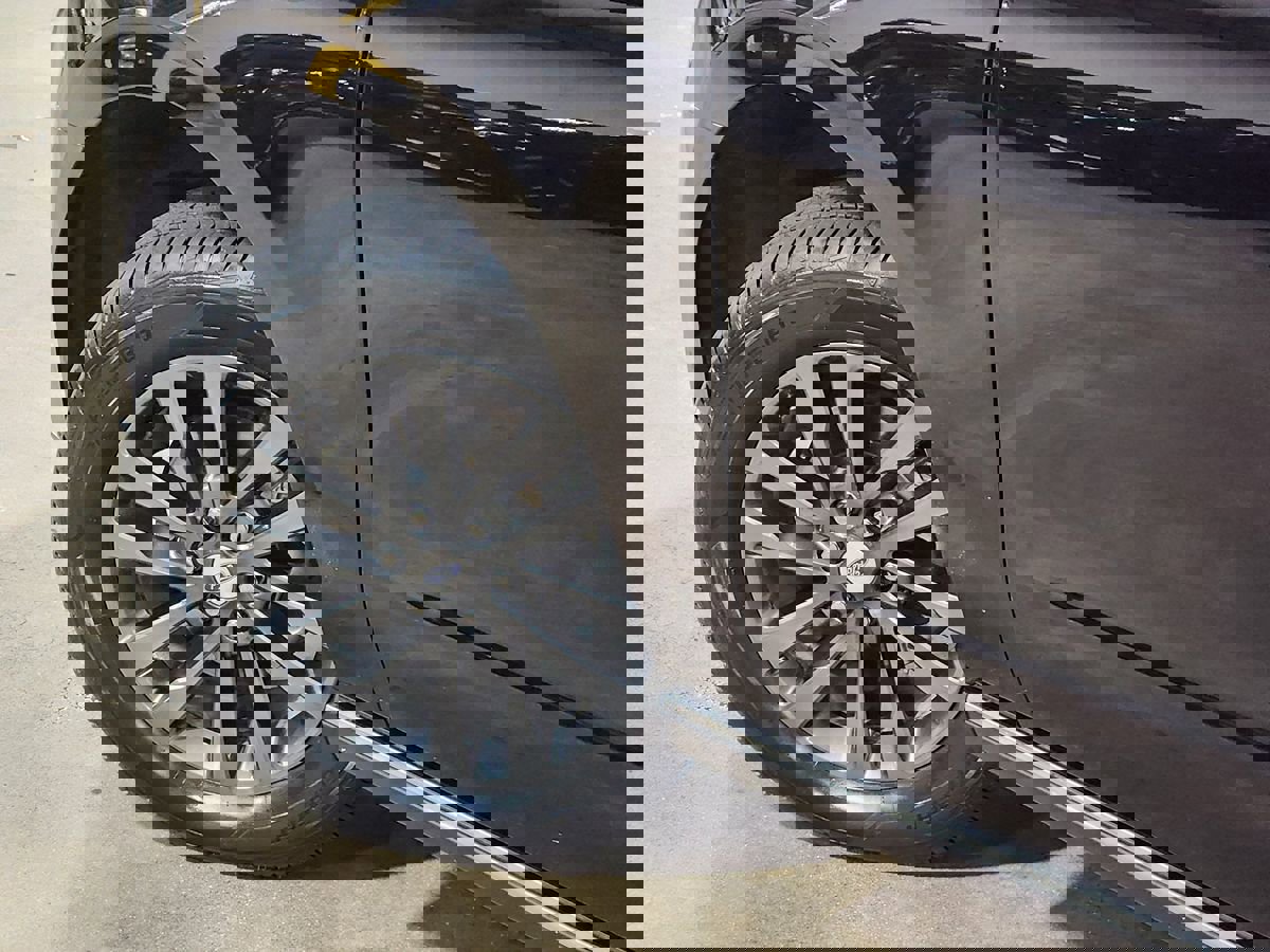 Used 2021 Ford Expedition Limited AWD/4WD image 23