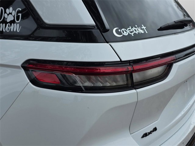 Used 2024 Jeep Grand Cherokee Altitude image 10