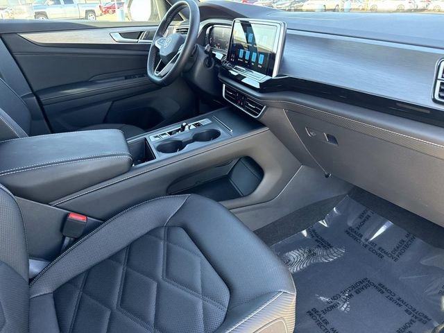 Certified 2025 Volkswagen Atlas Cross Sport SE image 16
