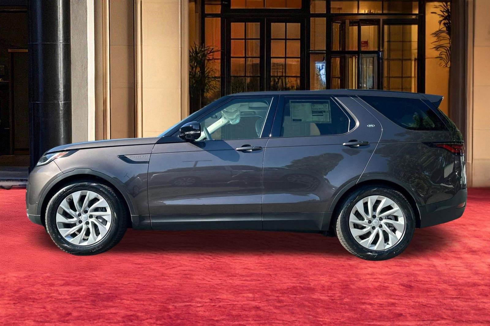 New 2026 Land Rover Discovery S AWD/4WD image 2