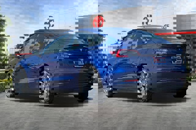 Used 2023 Tesla Model 3 Standard Range image 6