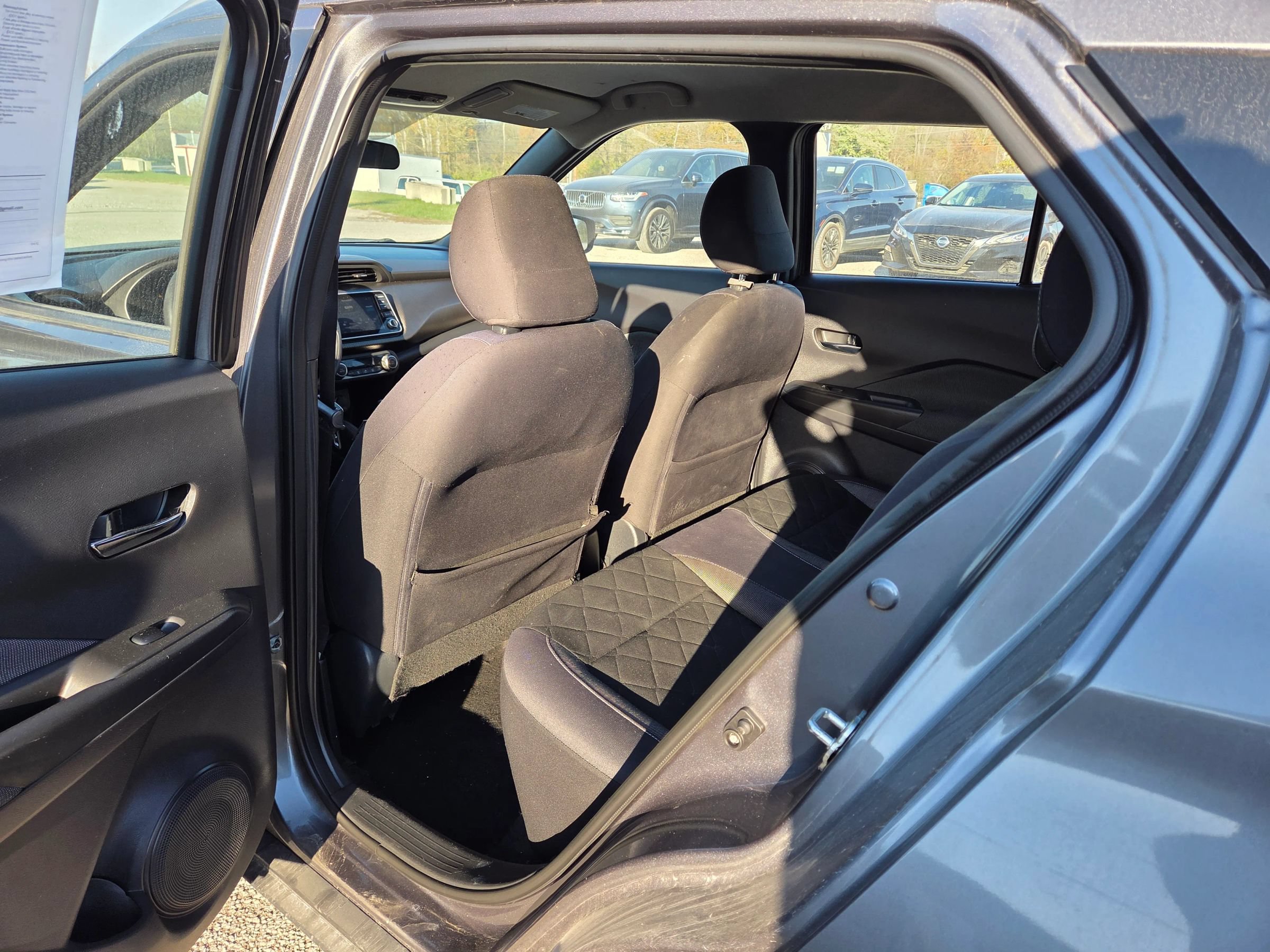 Used 2019 Nissan Kicks SV FWD image 18