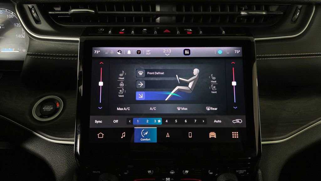 Used 2023 Jeep Grand Cherokee Limited w/ Luxury Tech Group II image 24