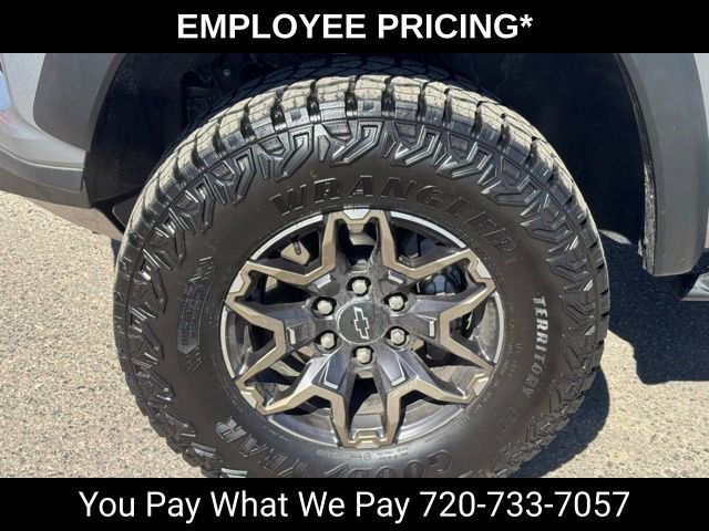 Used 2025 Chevrolet Colorado ZR2 w/ Technology Package AWD/4WD image 11