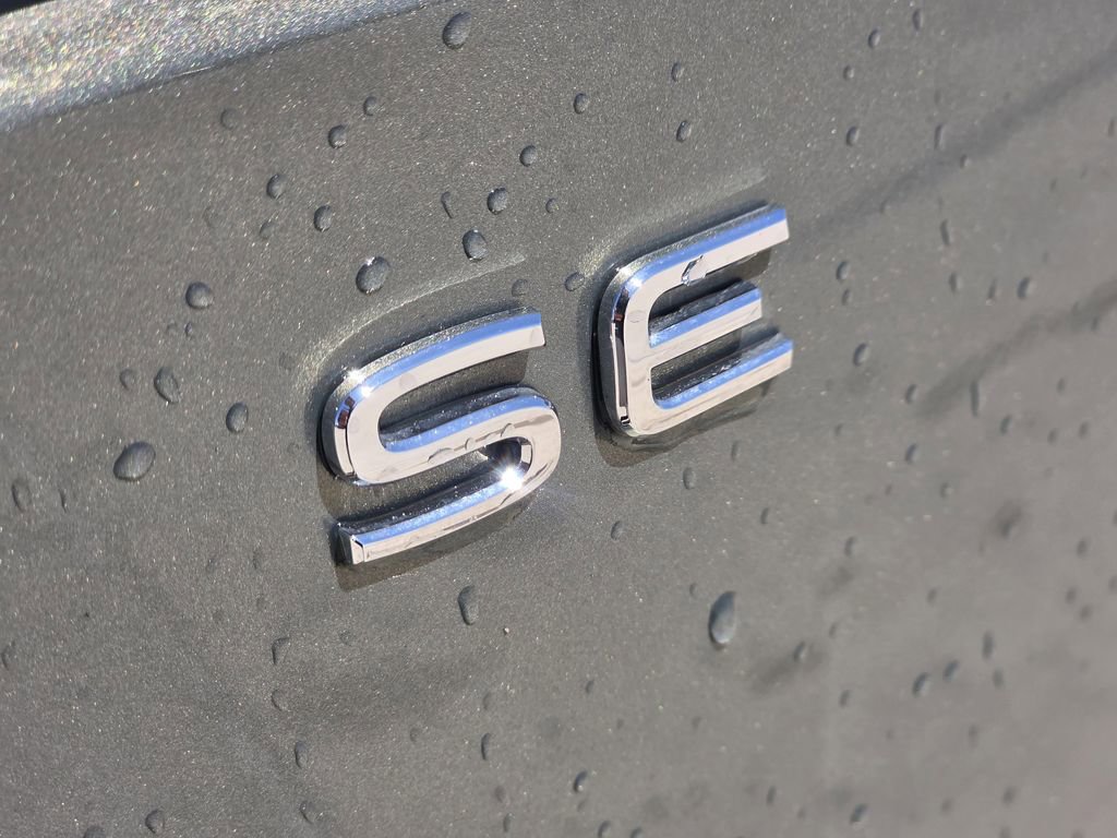 Used 2025 Volkswagen Atlas Peak Edition SE image 8