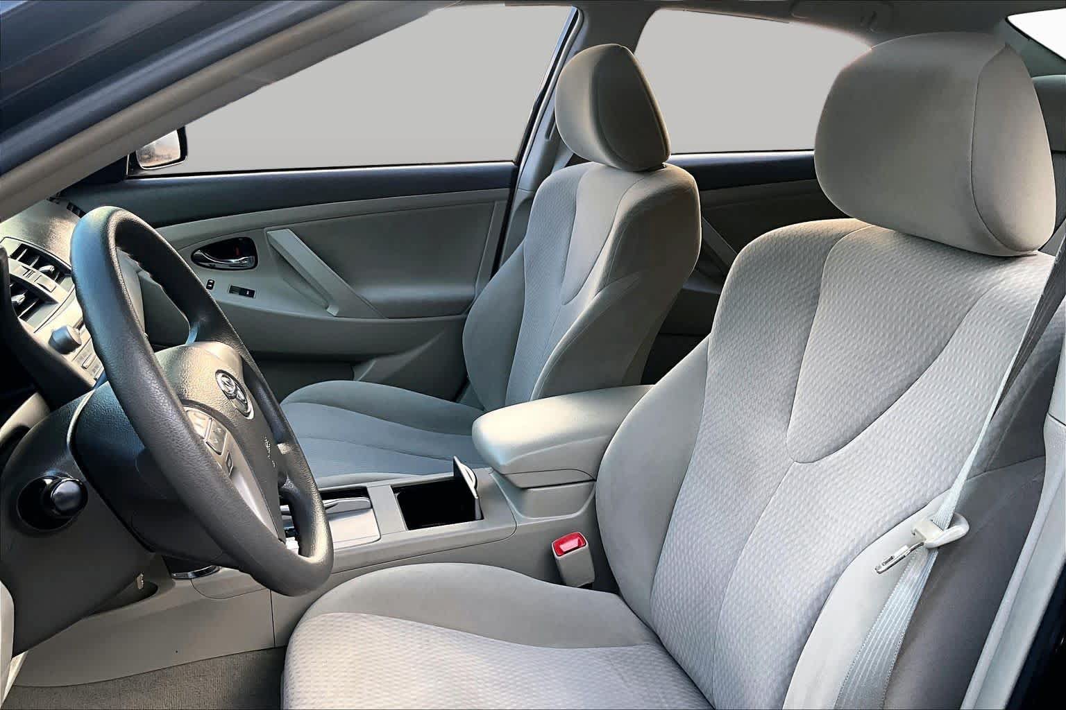 Used 2011 Toyota Camry LE w/ LE Extra-Value Pkg FWD image 7
