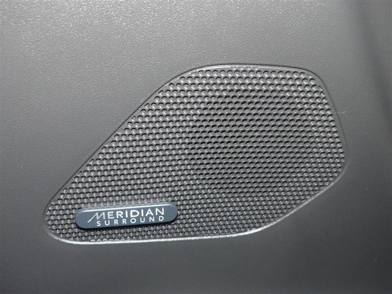 Used 2019 Jaguar F-PACE SVR image 20