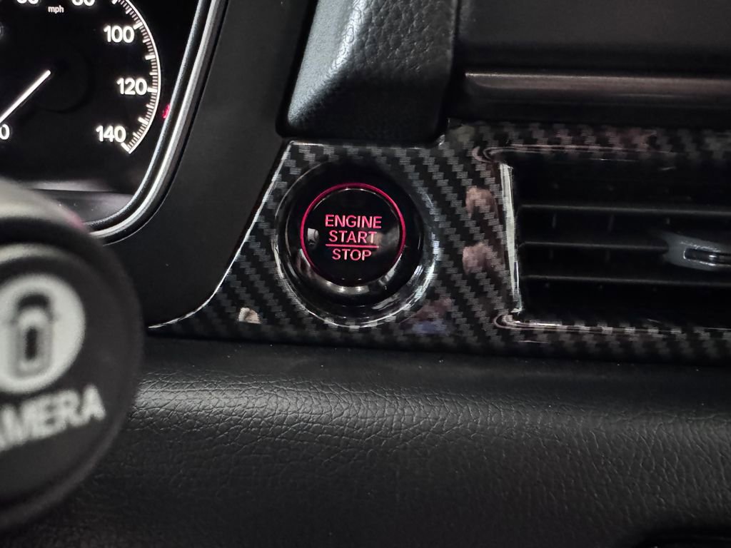 Used 2025 Honda Pilot TrailSport image 23