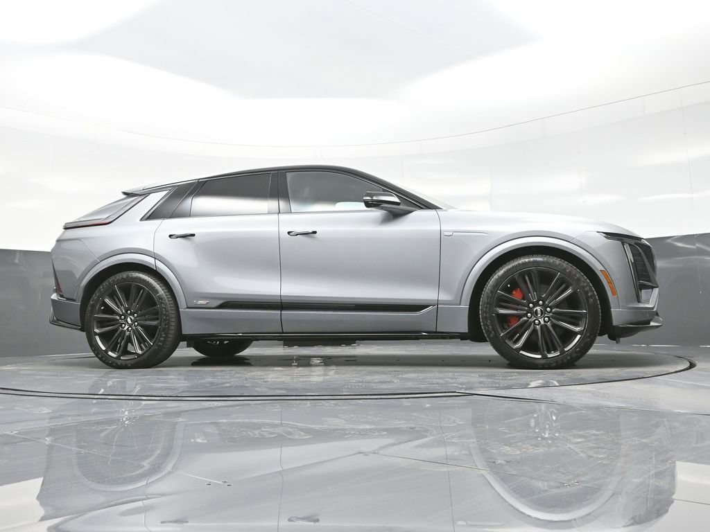 New 2026 Cadillac Lyriq V w/ LPO, Floor Liner Package AWD/4WD image 24