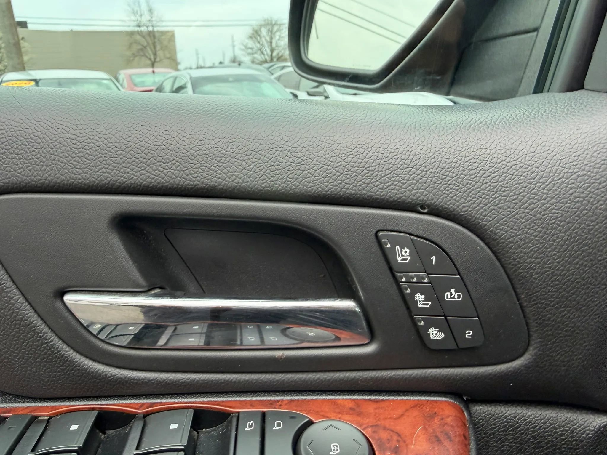 Used 2013 Chevrolet Suburban LT w/ Luxury Package image 18