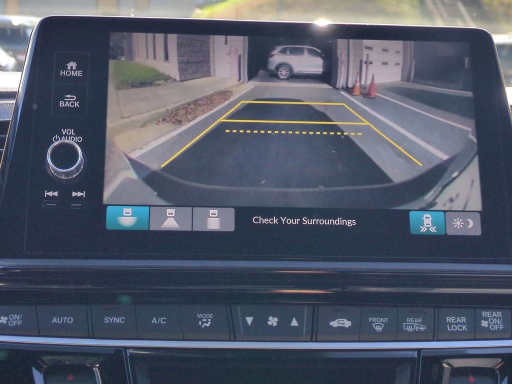 Used 2025 Honda Odyssey Sport-L image 17