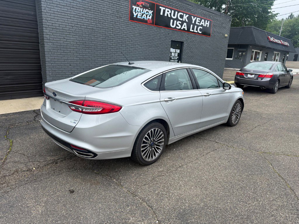 Used 2018 Ford Fusion SE w/ Fusion SE Technology Package AWD/4WD image 7