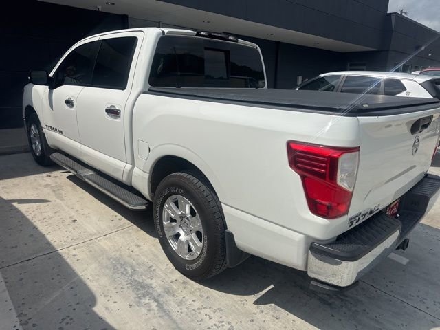 Used 2019 Nissan Titan SV image 3
