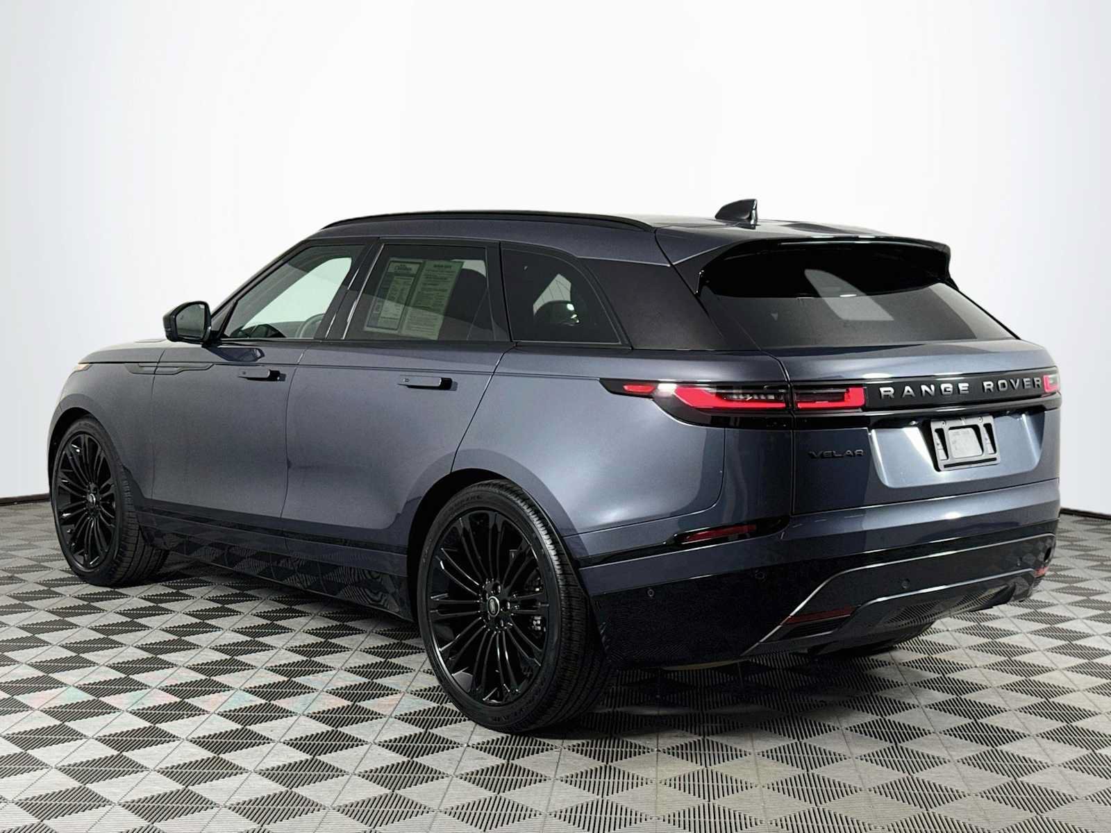 Used 2026 Land Rover Range Rover Velar Dynamic SE AWD/4WD image 7