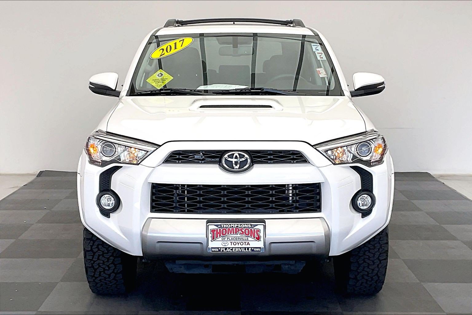 Used 2017 Toyota 4Runner TRD Off-Road Premium AWD/4WD image 2