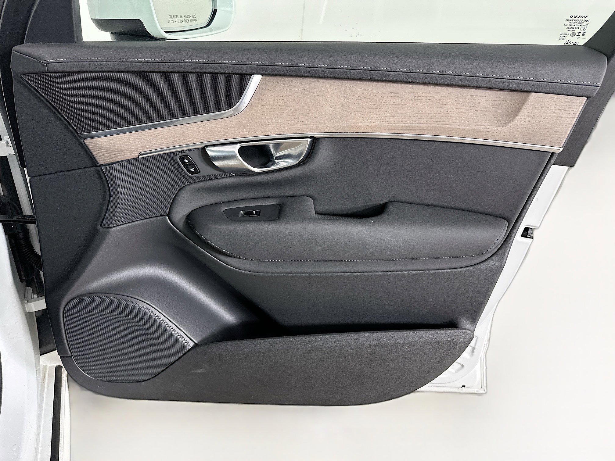 Used 2025 Volvo XC90 B5 Plus image 35