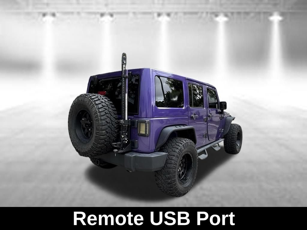 Used 2017 Jeep Wrangler Unlimited Rubicon w/ Connectivity Group AWD/4WD image 7
