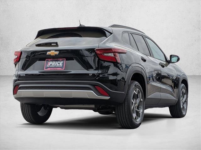 Used 2025 Chevrolet Trax LT w/ Driver Confidence Package image 4