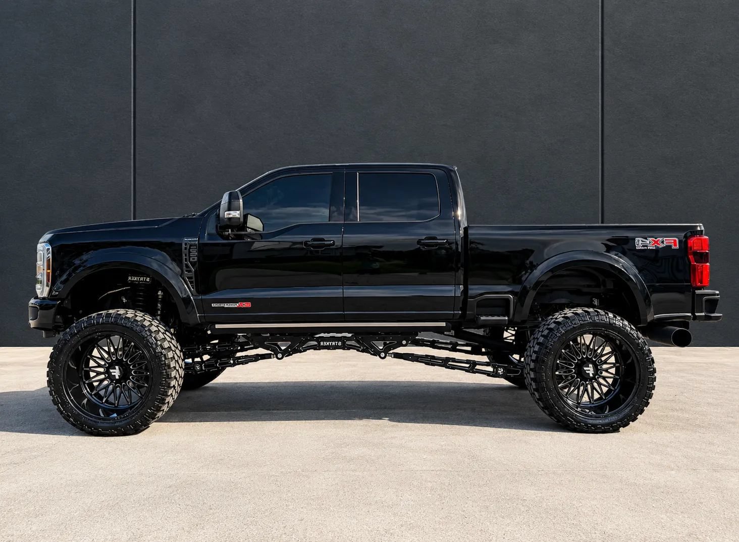 Used 2025 Ford F250 Platinum AWD/4WD image 6