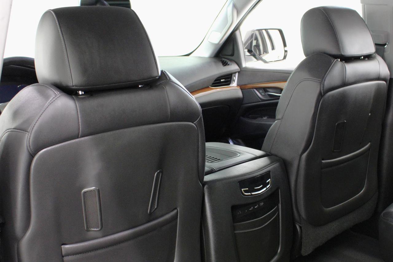 Used 2018 Cadillac Escalade Premium Luxury image 39