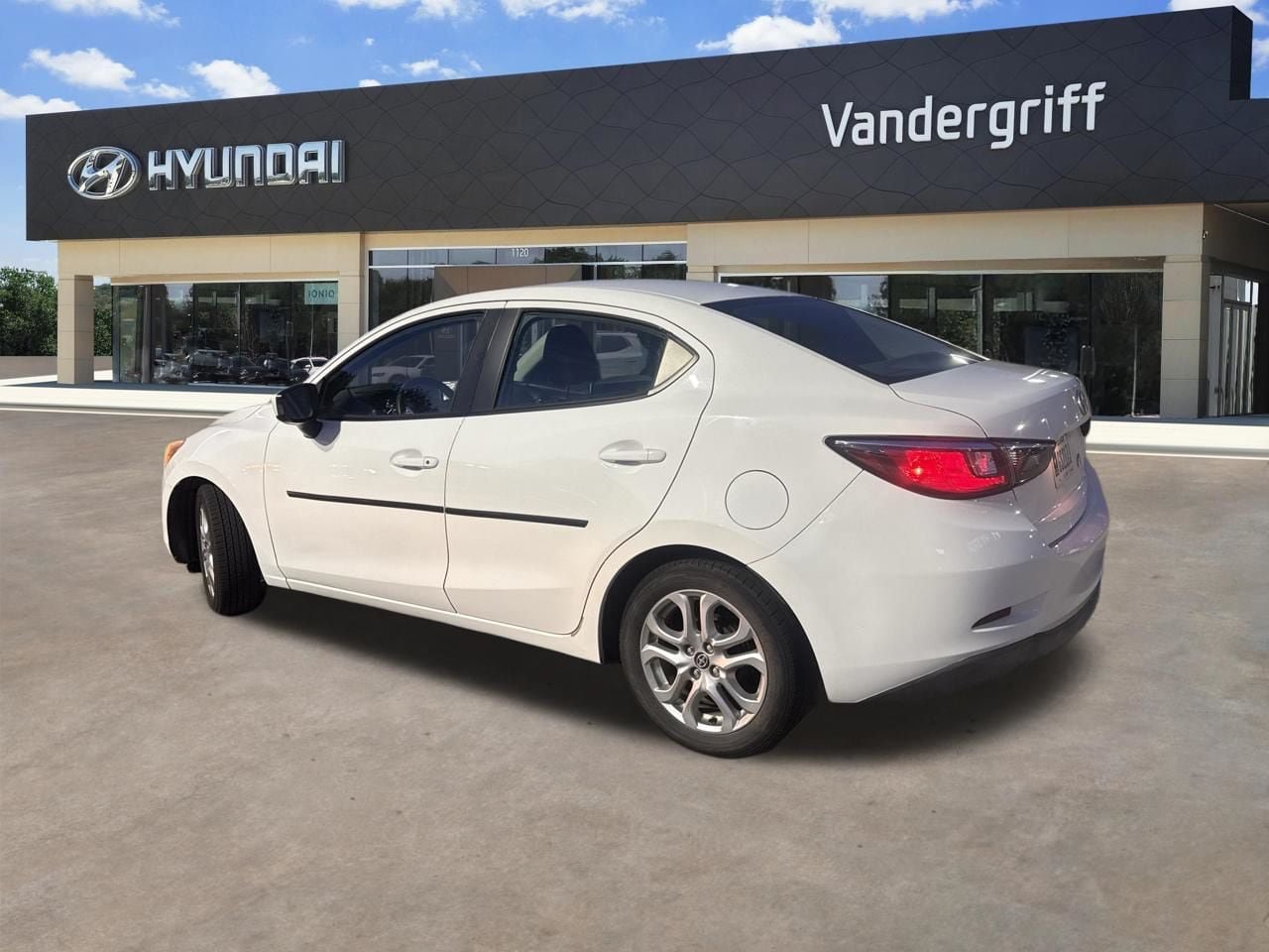 Used 2016 Scion iA FWD image 3