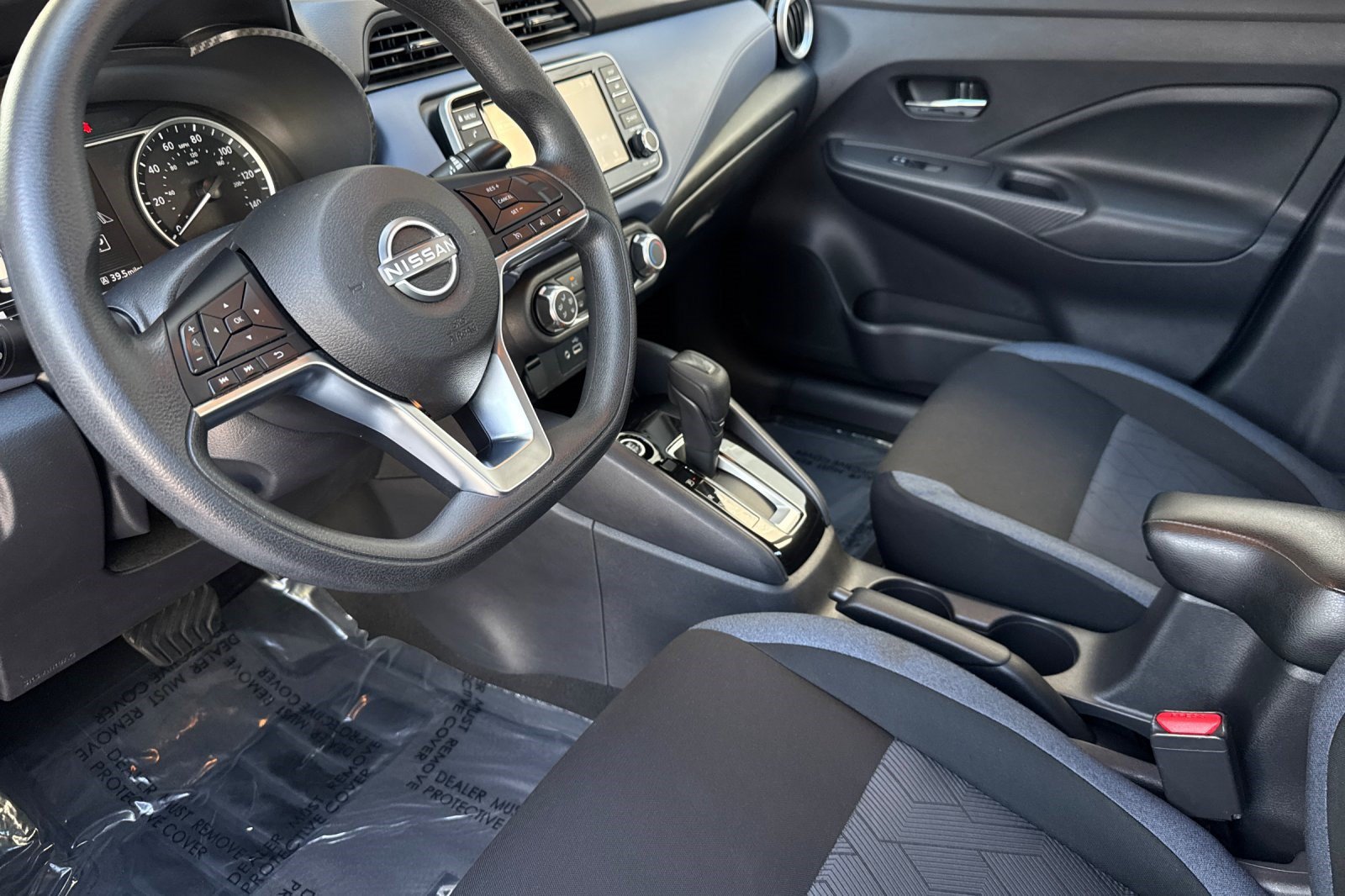 Used 2024 Nissan Versa SV FWD image 4