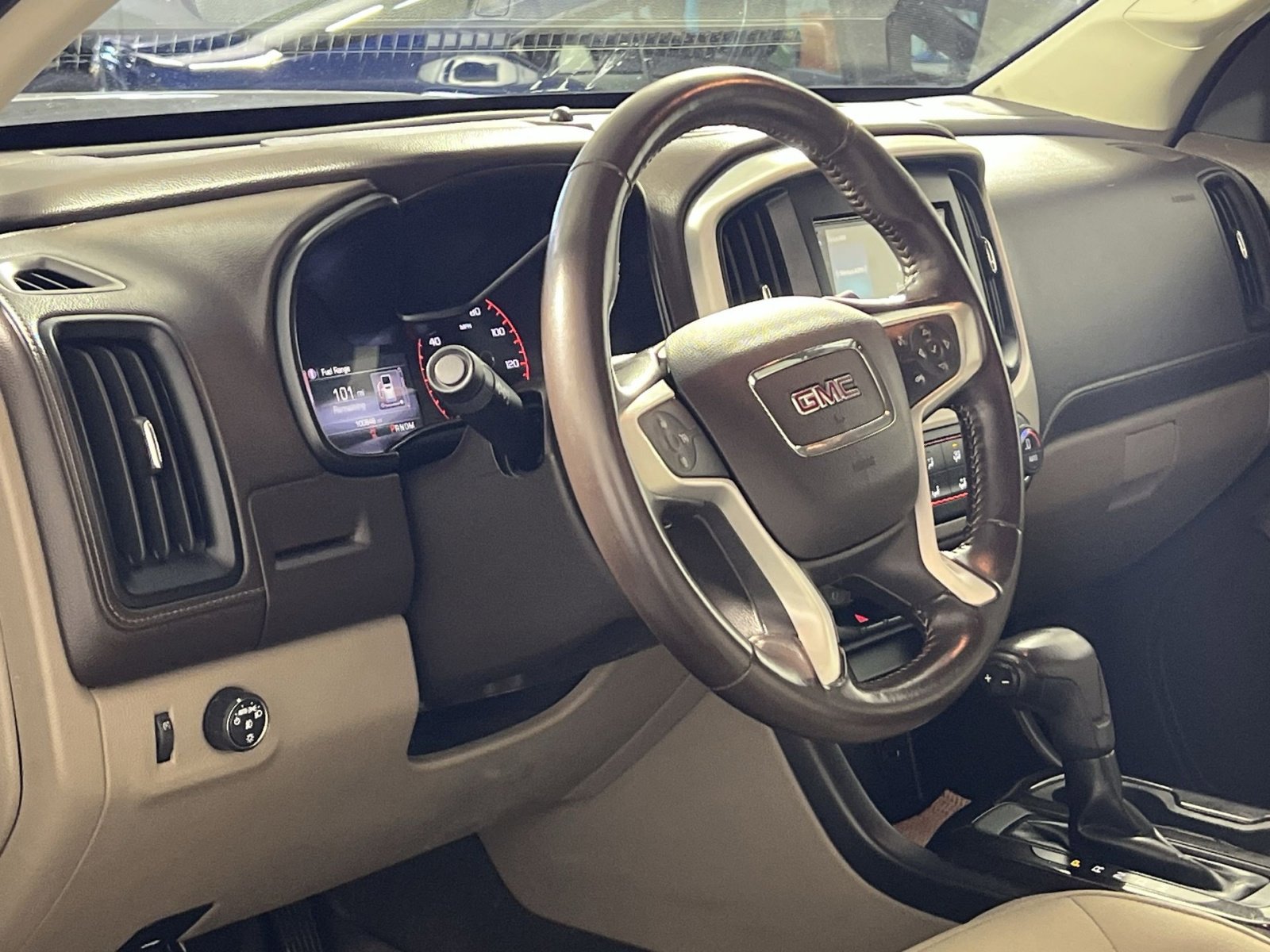 Used 2016 GMC Canyon SLE w/ SLE Convenience Package image 16