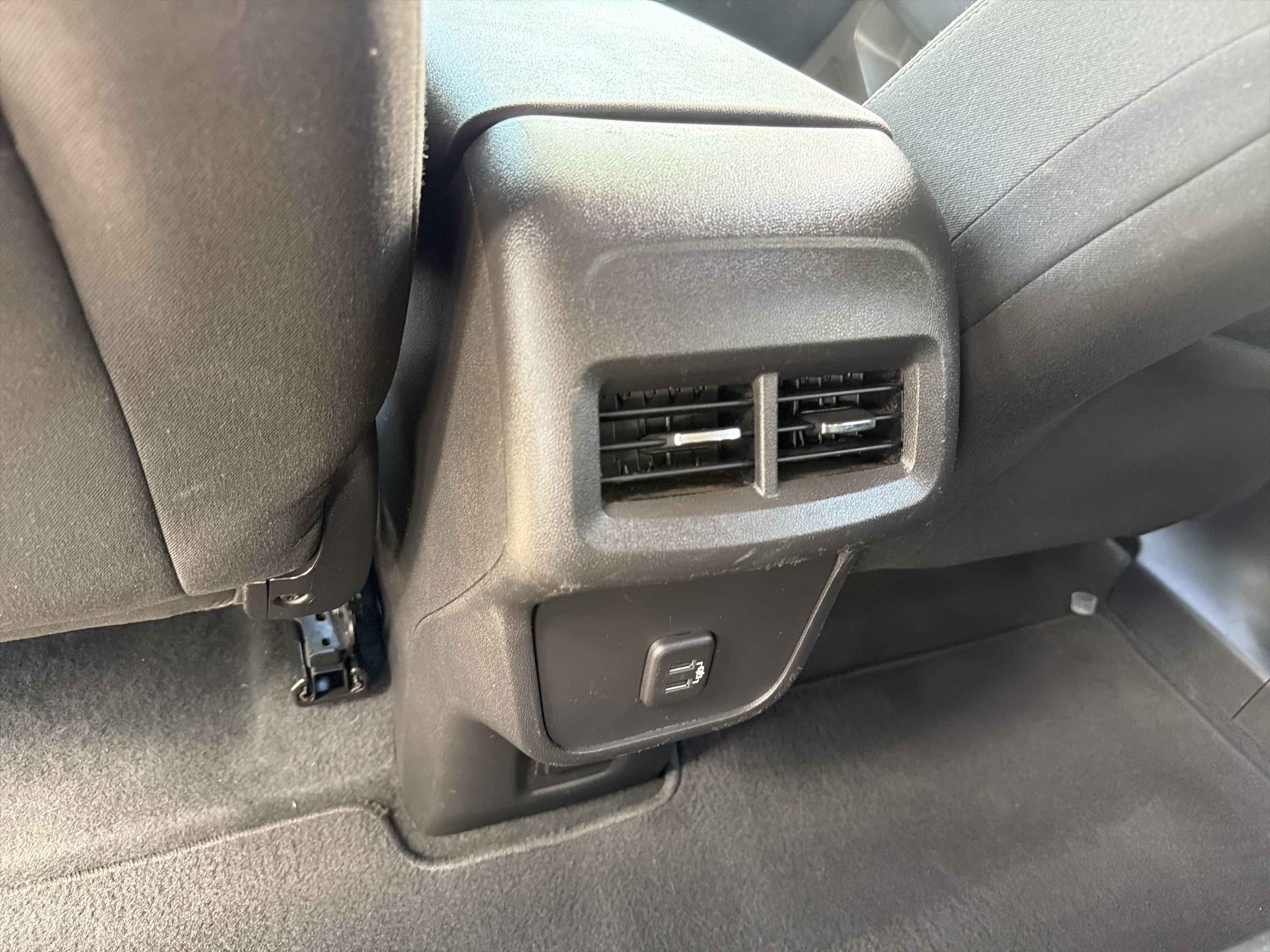 Used 2019 Chevrolet Equinox LT w/ Sun & Navigation Package AWD/4WD image 11
