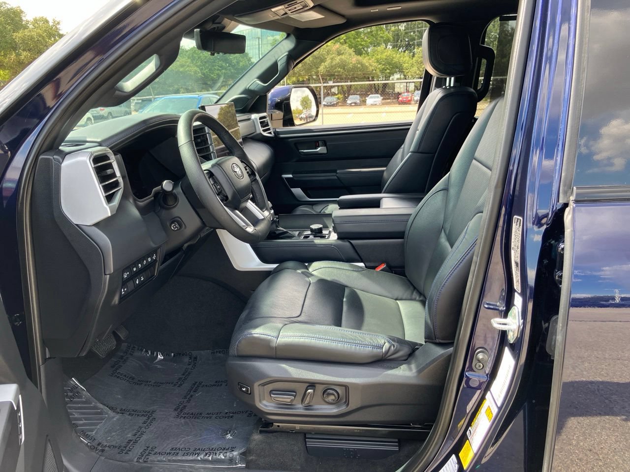 Used 2023 Toyota Sequoia Platinum AWD/4WD image 7