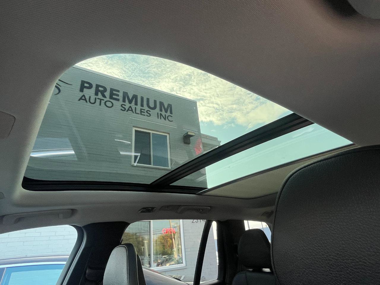 Used 2016 Volvo XC90 T8 Momentum AWD/4WD image 45