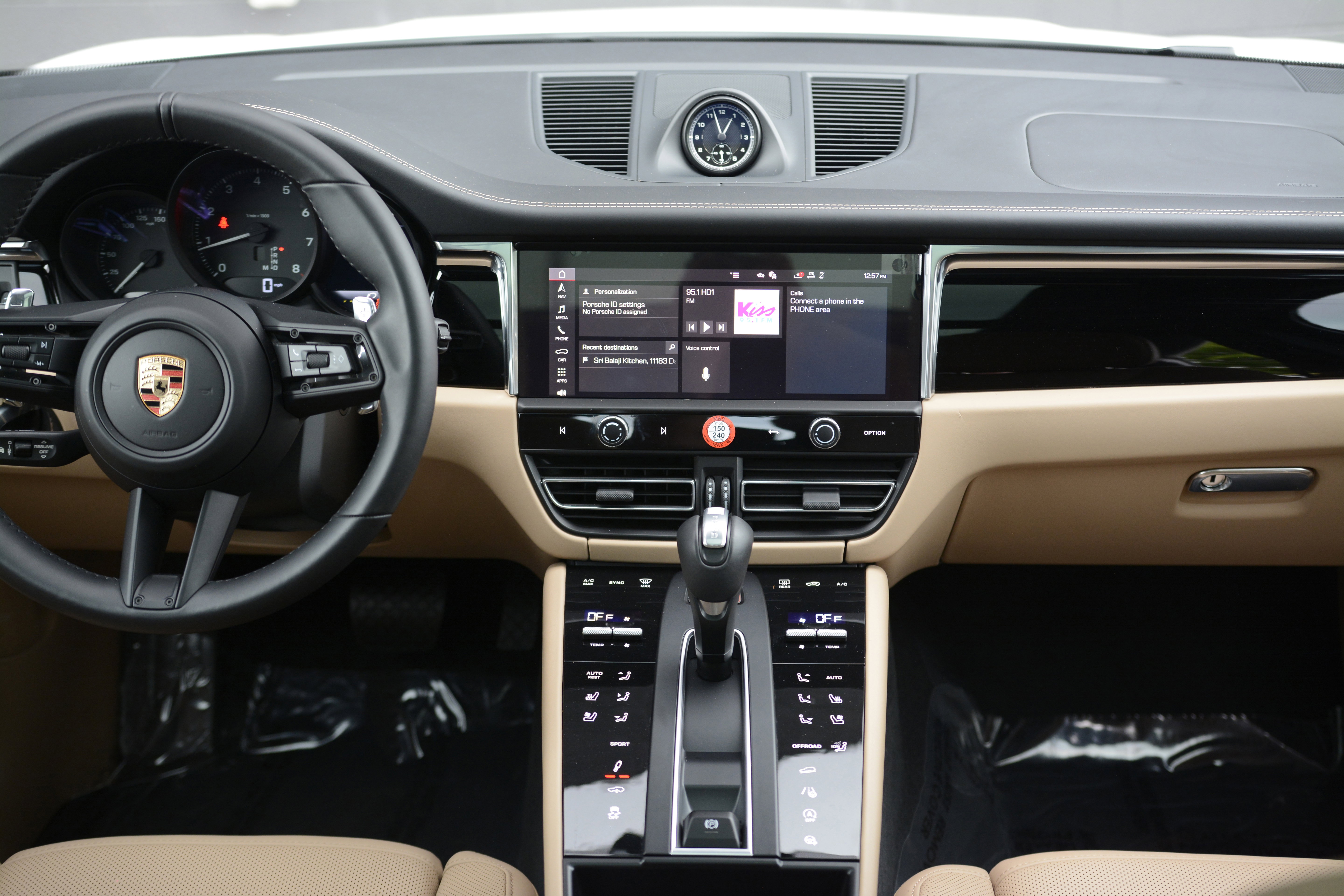 Certified 2026 Porsche Macan AWD/4WD image 20
