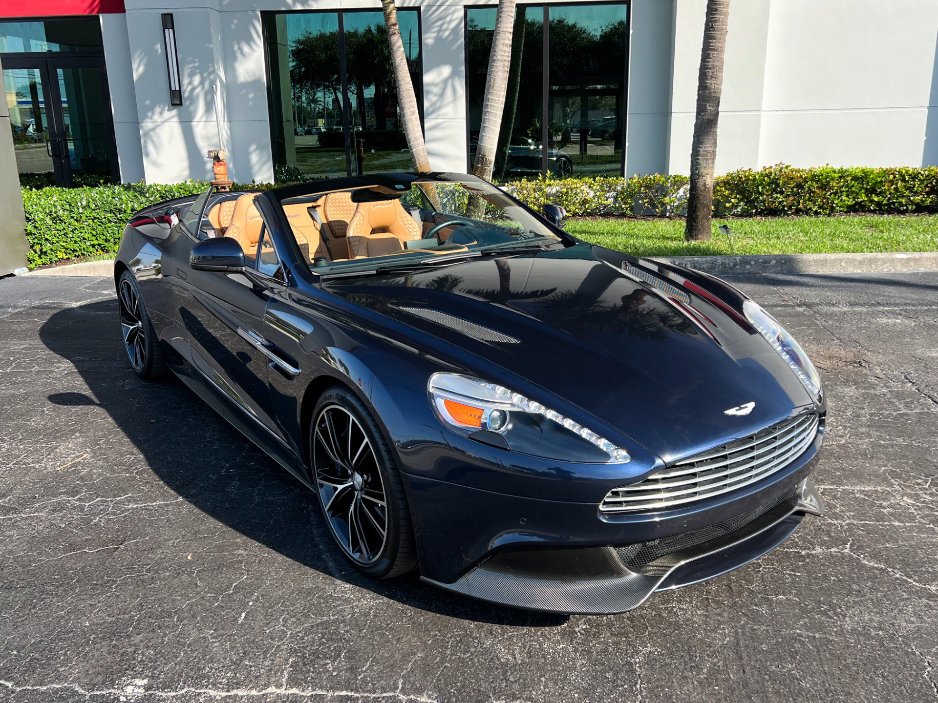 Used 2014 Aston Martin Vanquish Volante image 13