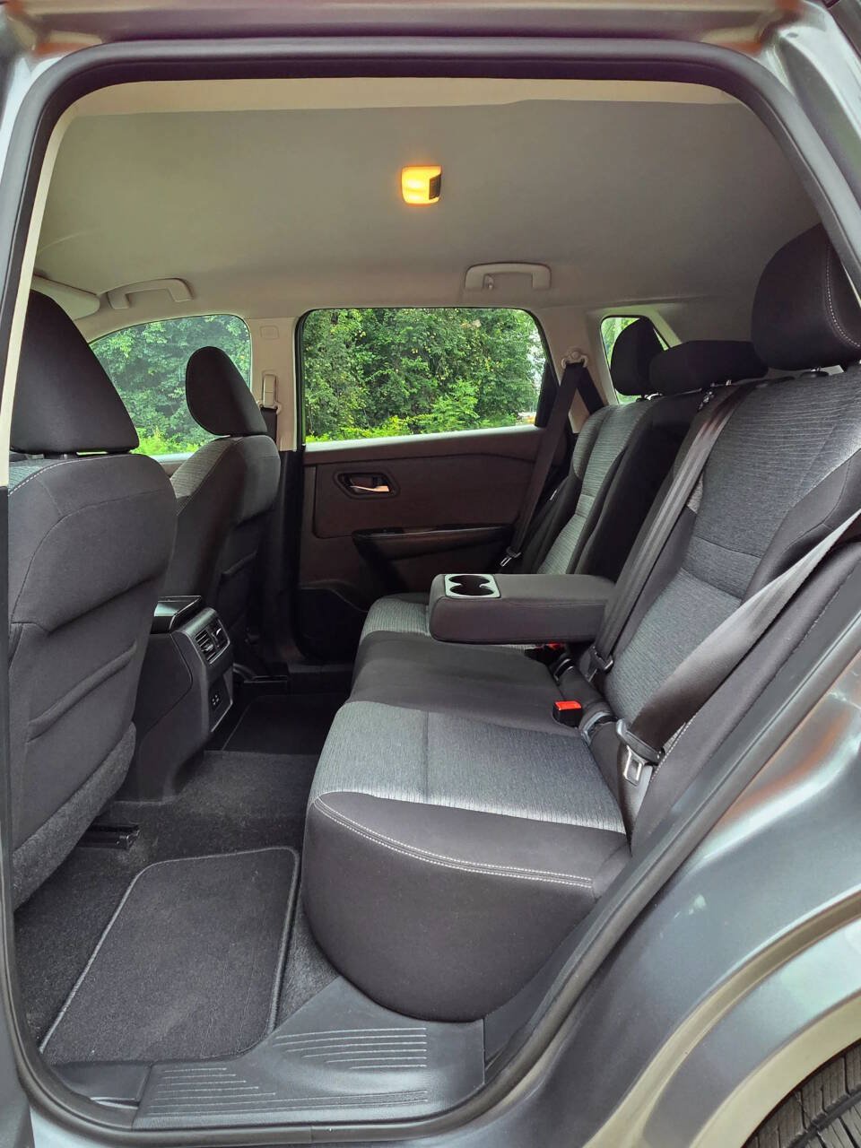 Used 2021 Nissan Rogue SV FWD image 15