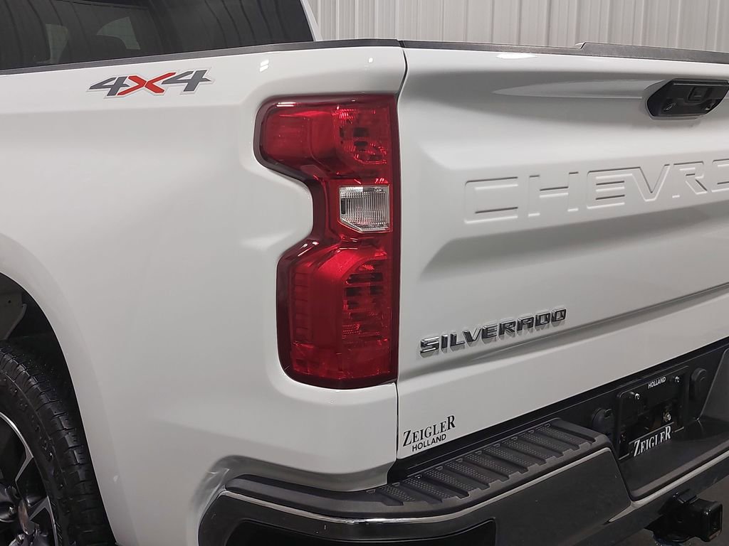Used 2023 Chevrolet Silverado 1500 LT image 33