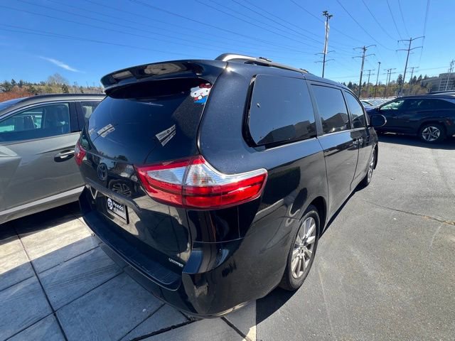 Used 2015 Toyota Sienna Limited image 9