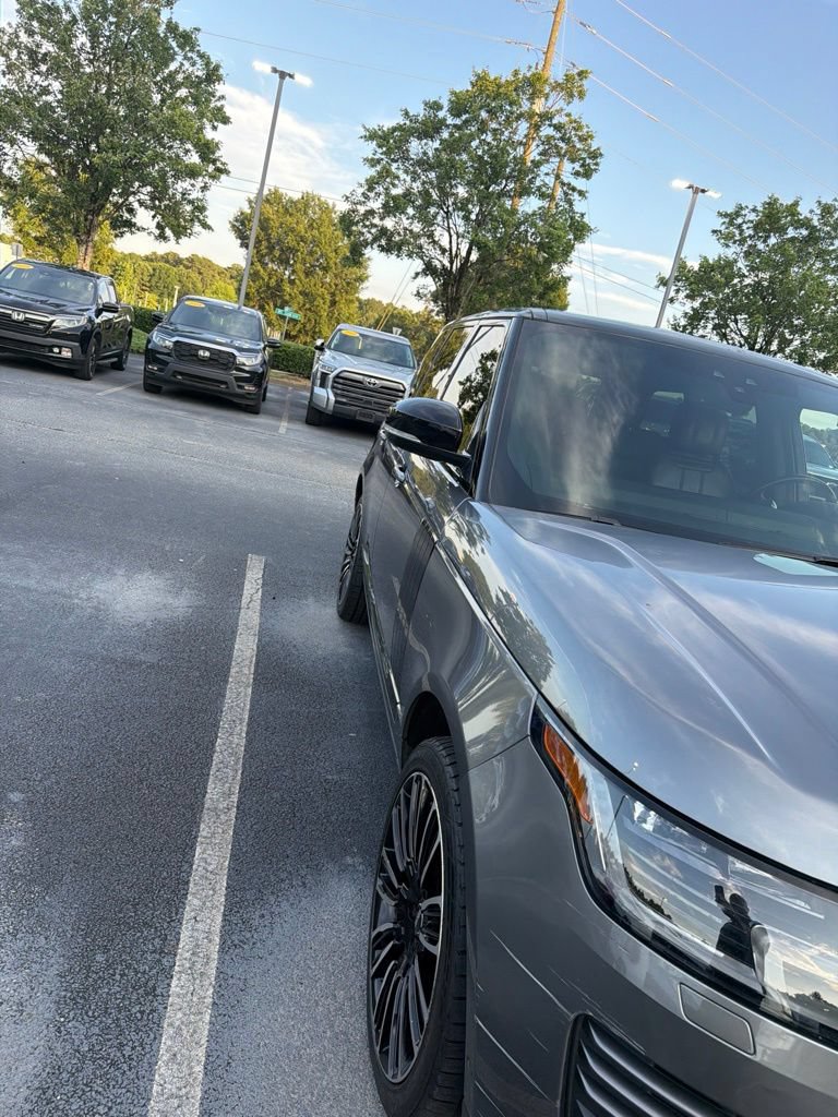Used 2018 Land Rover Range Rover HSE AWD/4WD image 3
