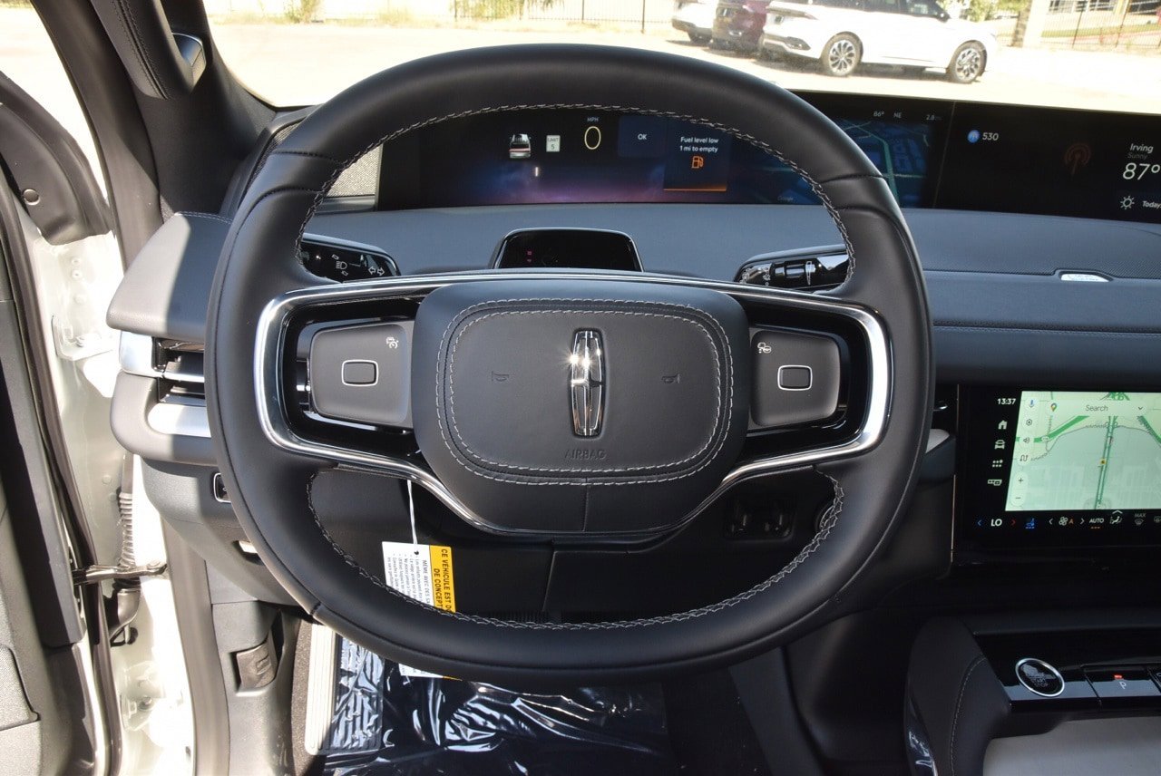 New 2025 Lincoln Navigator L Reserve w/ Jet Appearance Package AWD/4WD image 30