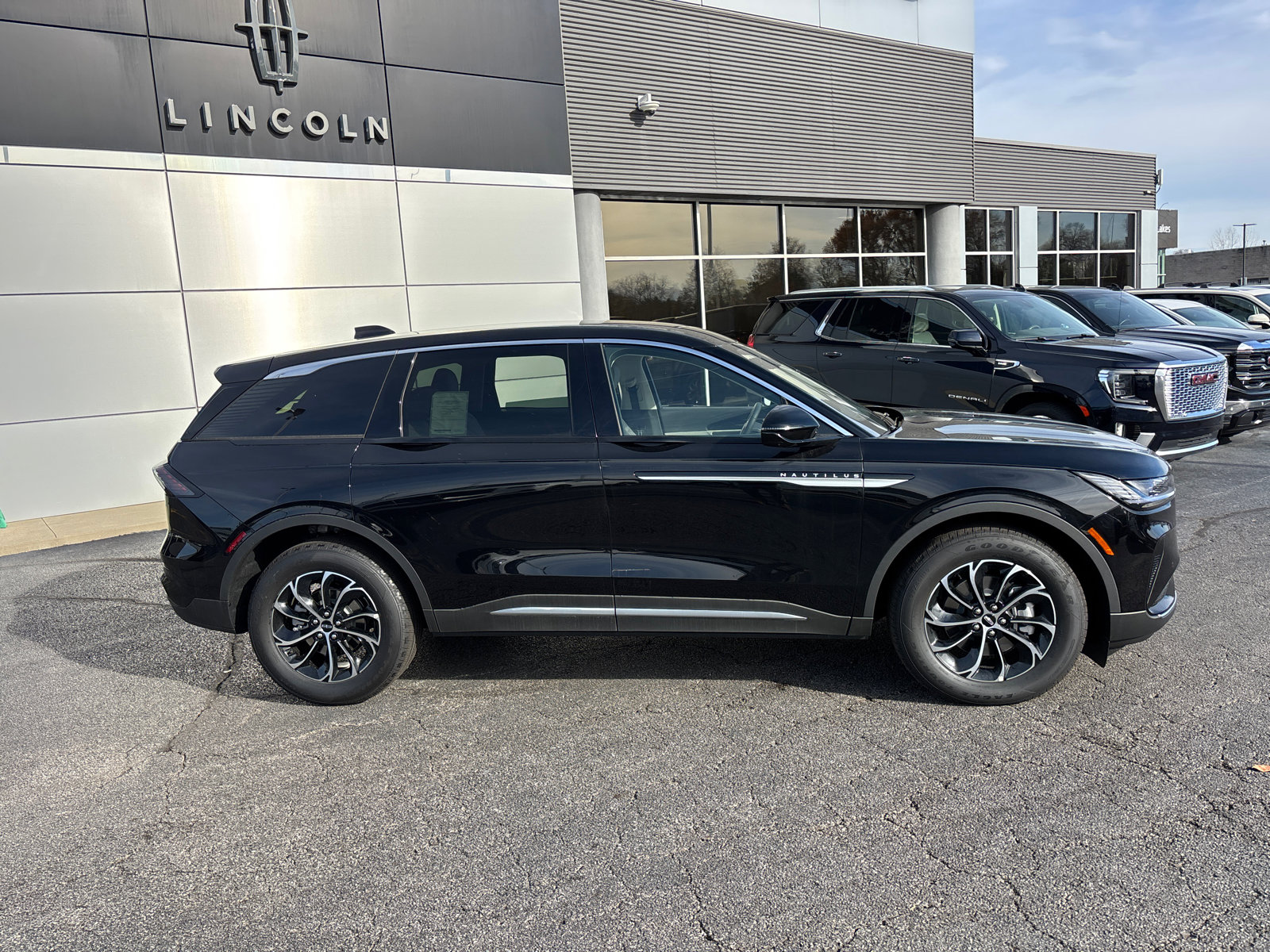 New 2026 Lincoln Nautilus Premier image 8