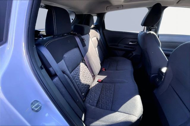 Used 2025 Nissan Kicks SV w/ SV Premium Package image 17