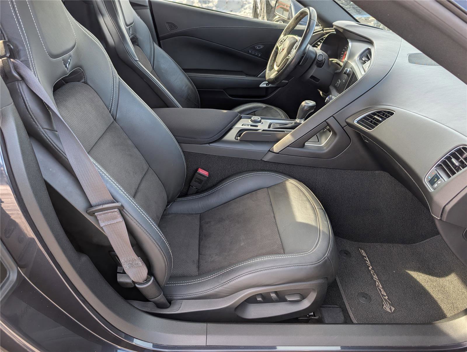 Used 2014 Chevrolet Corvette Stingray Convertible w/ 2LT Preferred Equipment Group image 10