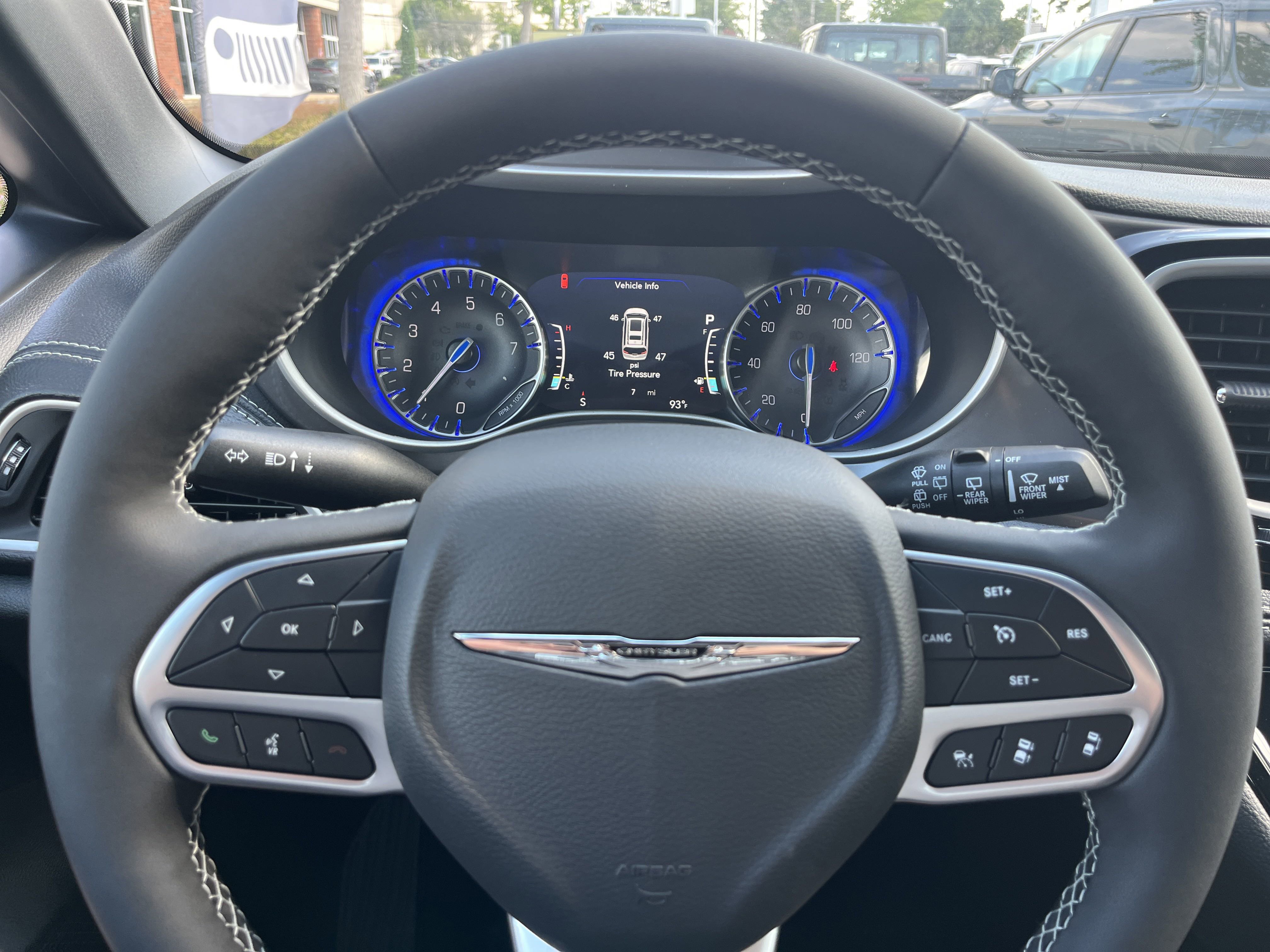 New 2025 Chrysler Pacifica Select FWD image 9