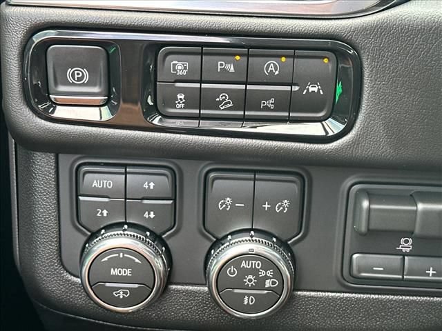 New 2026 GMC Yukon Denali w/ Denali Reserve Package AWD/4WD image 30