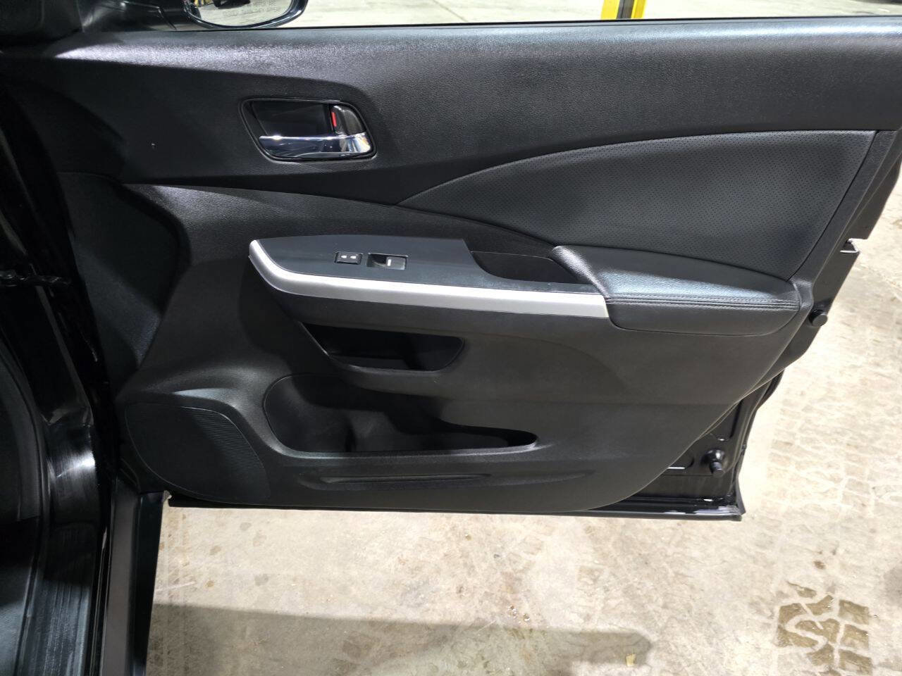 Used 2015 Honda CR-V EX-L image 32